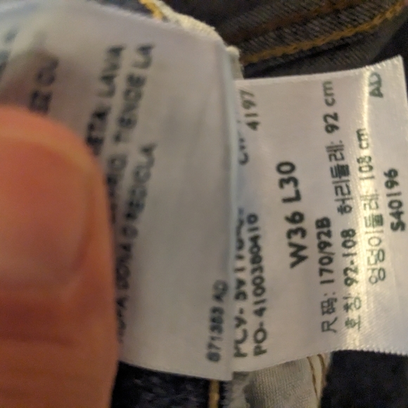 Levi's signature. 36 w. X 30 L. Slim. Men's - Picture 6 of 7